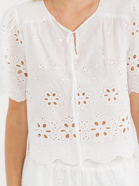 WOMEN'S SHORT SLEEVE BLOUSE & ELASTIC WAIST MINI SHORTS EYELET 2PC. SET