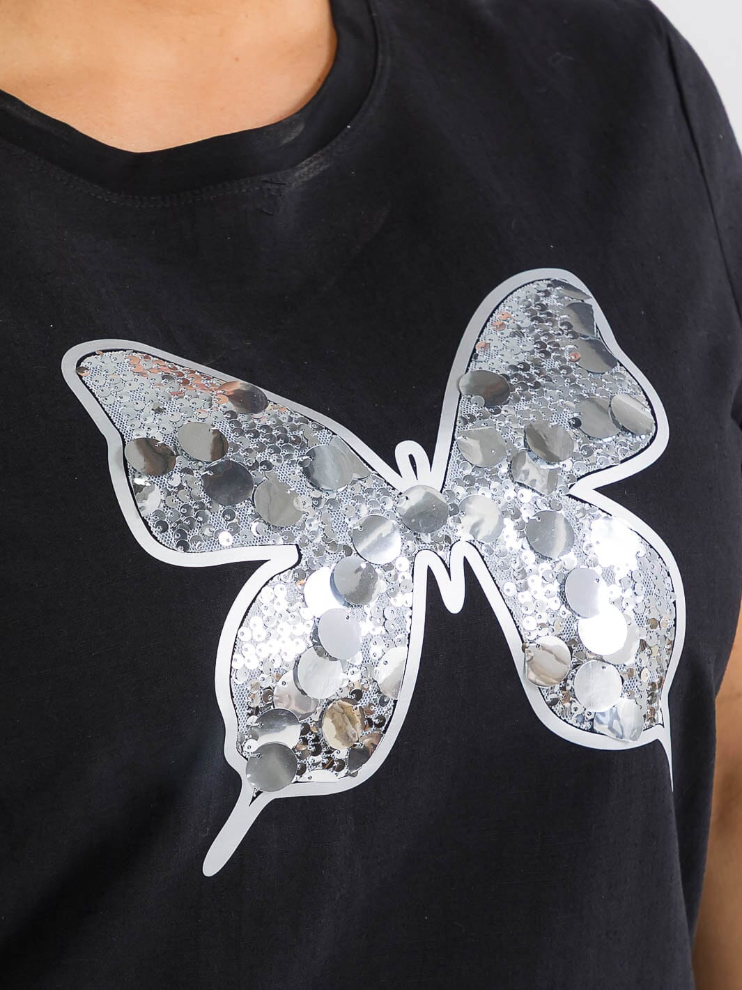 PLUS SIZE SHORT SLEEVE BUTTERFLY SEQUINS TOP
