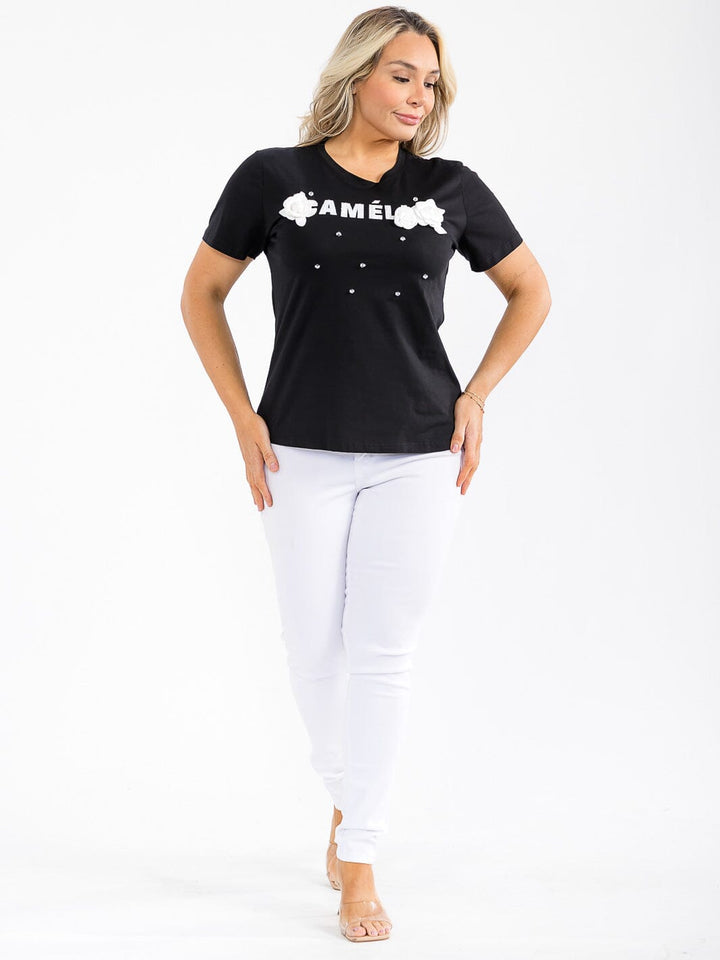 PLUS SIZE SHORT SLEEVE GRAPHIC FLOWER DETAILED TOP