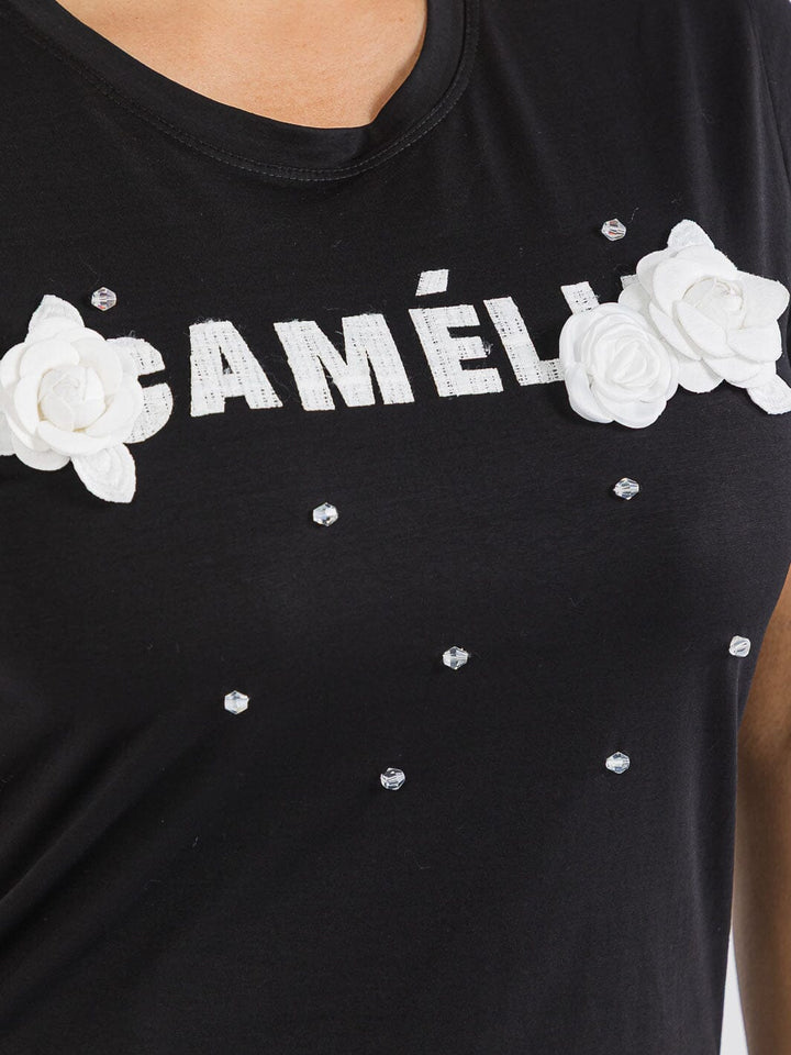 PLUS SIZE SHORT SLEEVE GRAPHIC FLOWER DETAILED TOP