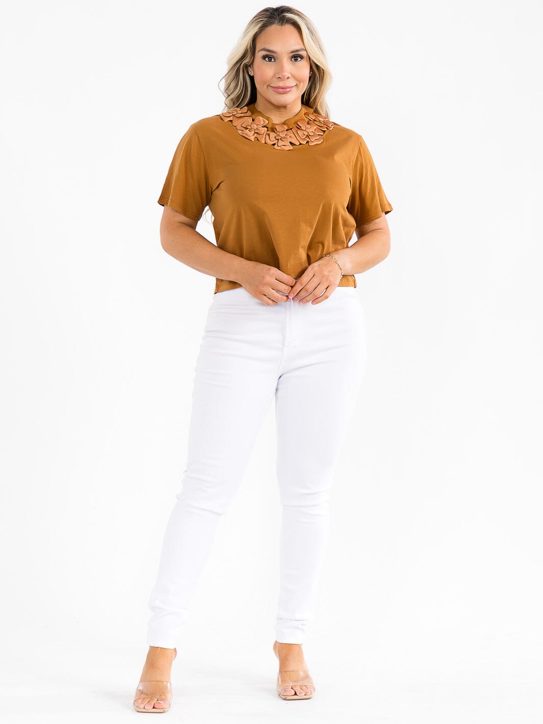 PLUS SIZE SHORT SLEEVE FLOWER NECK DETAILED BLOUSE