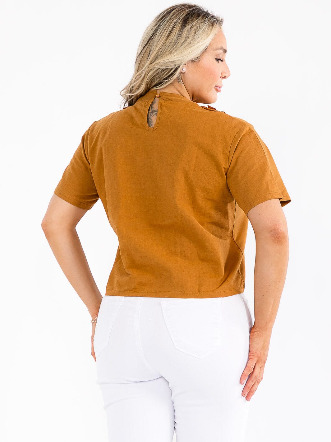 PLUS SIZE SHORT SLEEVE FLOWER NECK DETAILED BLOUSE