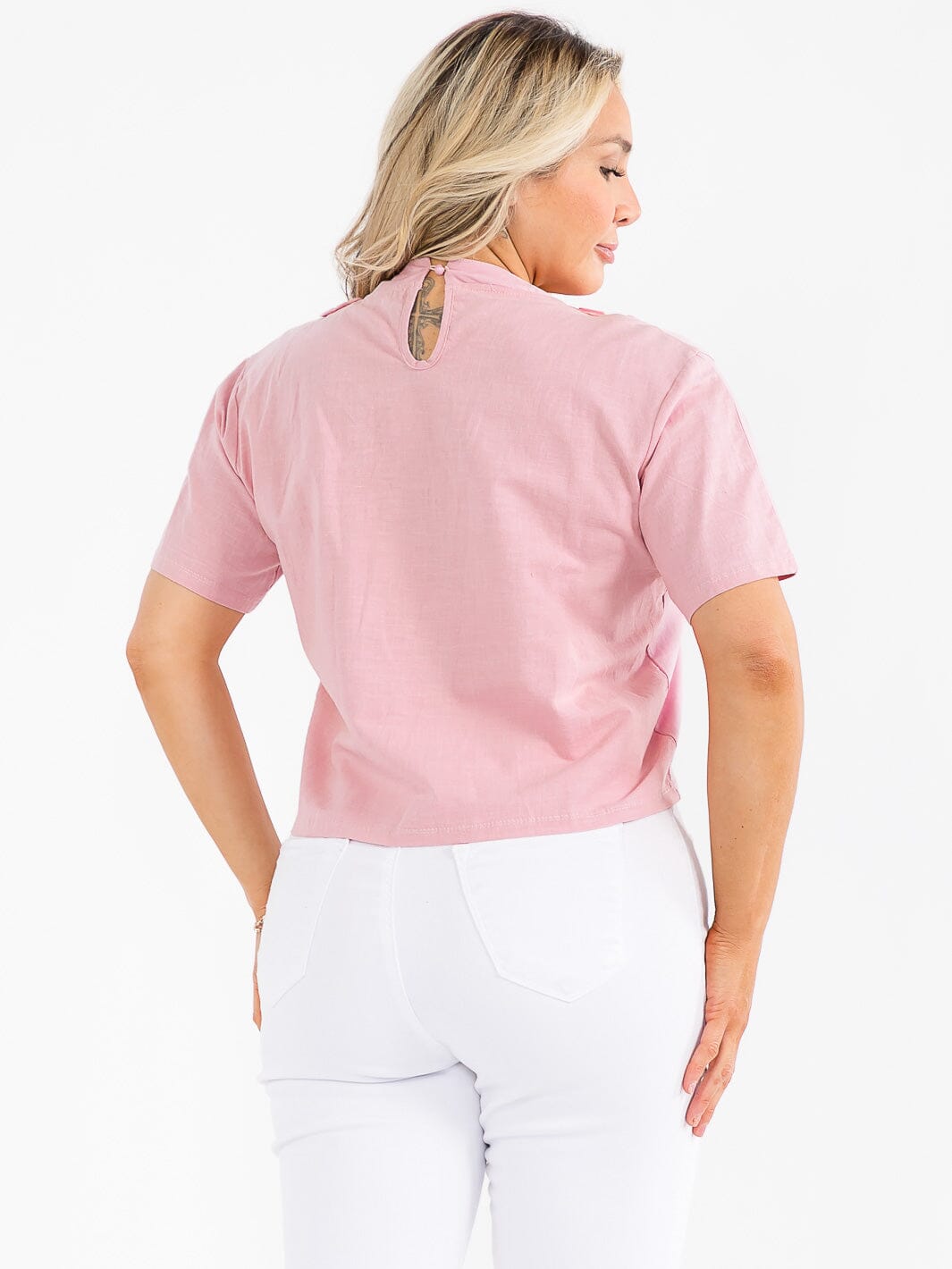 PLUS SIZE SHORT SLEEVE FLOWER NECK DETAILED BLOUSE