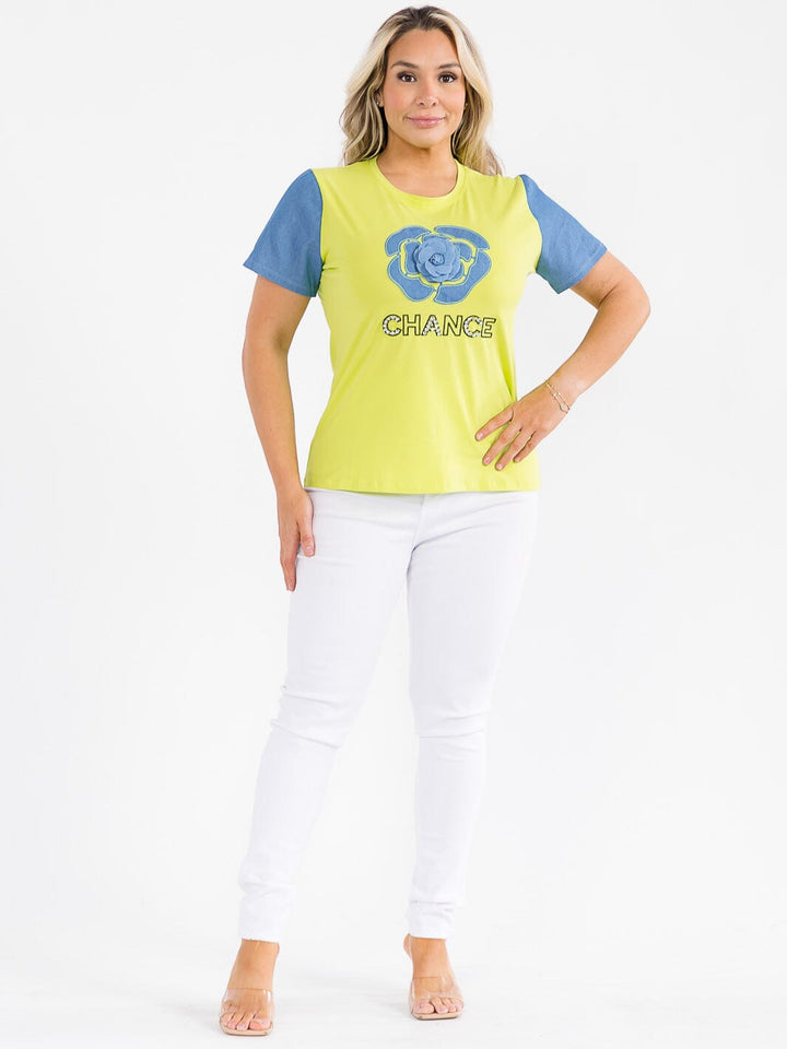 PLUS SIZE SHORT SLEEVE GRAPHIC FLOWER DETAILED TOP