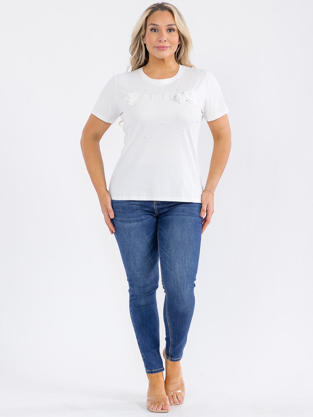 PLUS SIZE SHORT SLEEVE GRAPHIC FLOWER DETAILED TOP