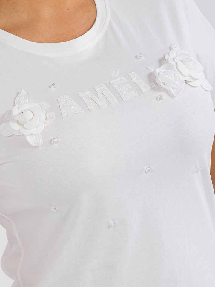 PLUS SIZE SHORT SLEEVE GRAPHIC FLOWER DETAILED TOP