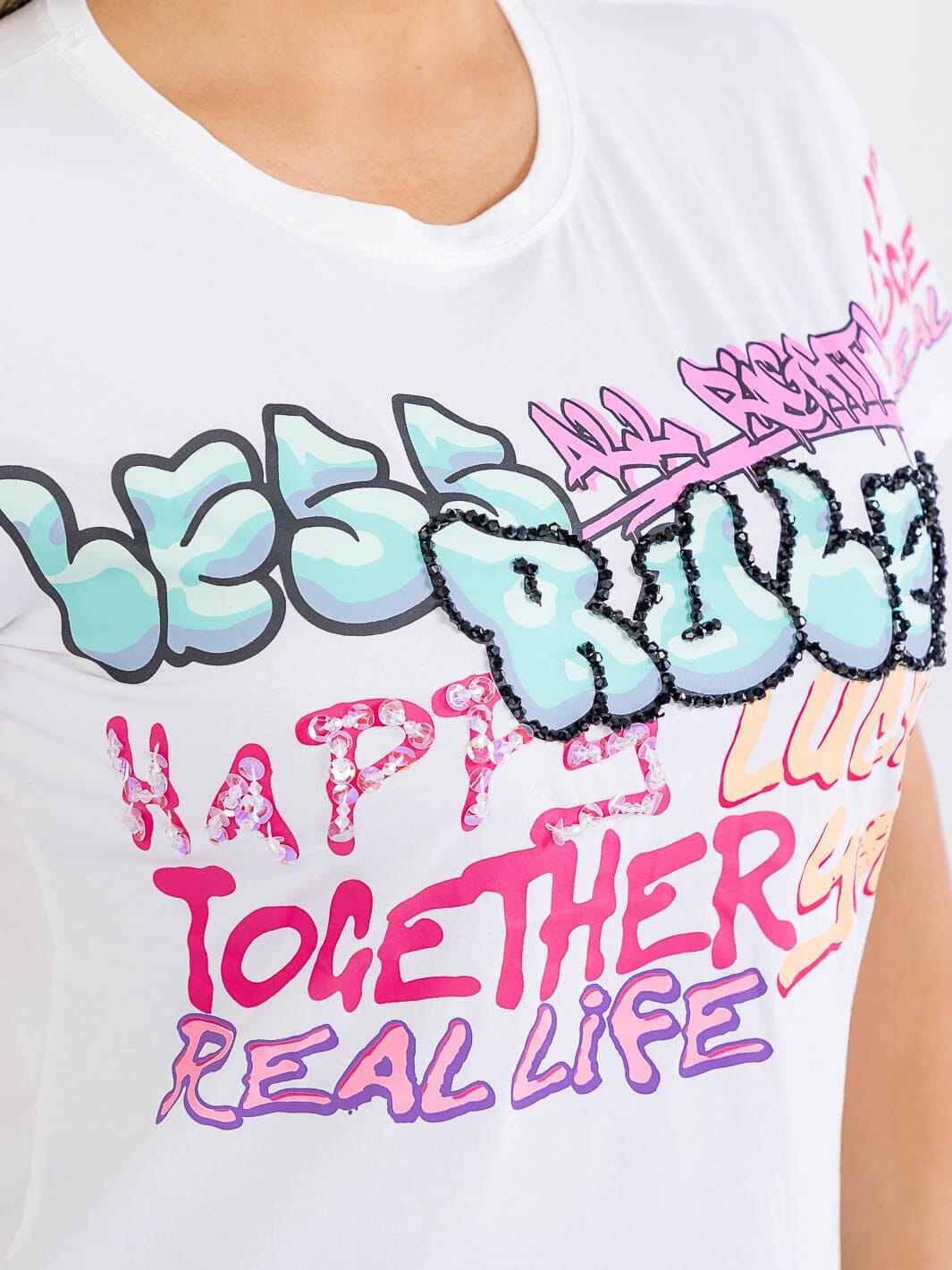 PLUS SIZE SHORT SLEEVE GRAPHIC TOP