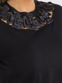 PLUS SIZE SHORT SLEEVE FLOWER NECK DETAILED BLOUSE