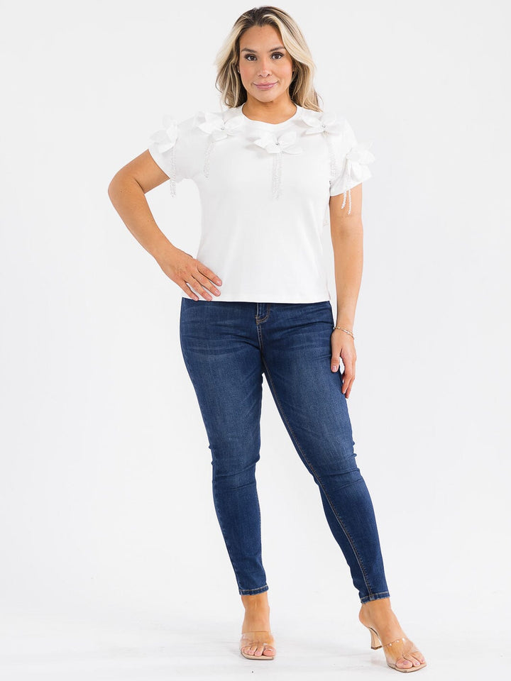 PLUS SIZE SHORT SLEEVE FLOWER STONES DETAILED TOP