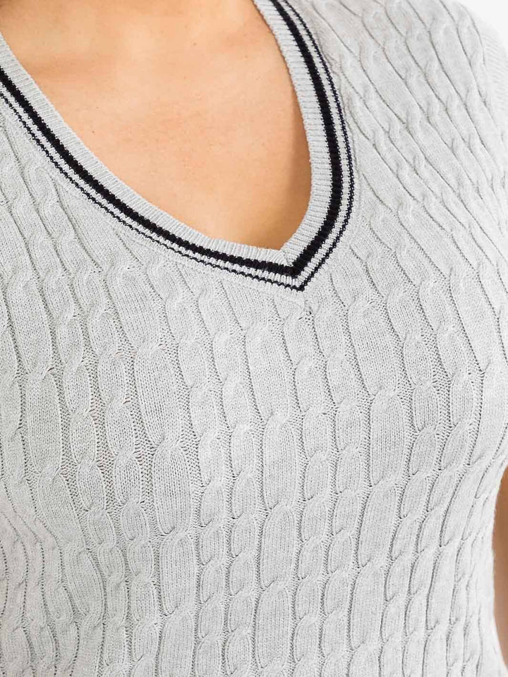 PLUS SIZE SLEEVELESS V-NECK CABLE KNIT SWEATER VEST