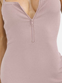 WOMEN'S SLEEVELESS SQUARE NECK ZIP UP RIBBED ROMPER