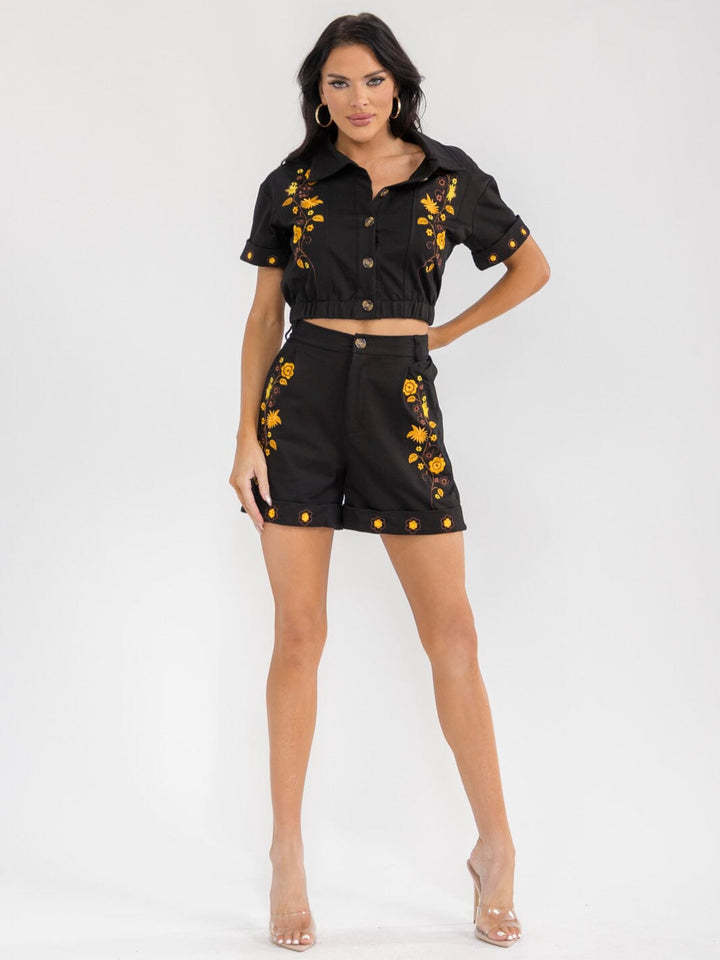 WOMEN'S SHORT SLEEVE TOP & ELASTIC WAIST SHORTS FLORAL EMBROIDERY 2PC. SET