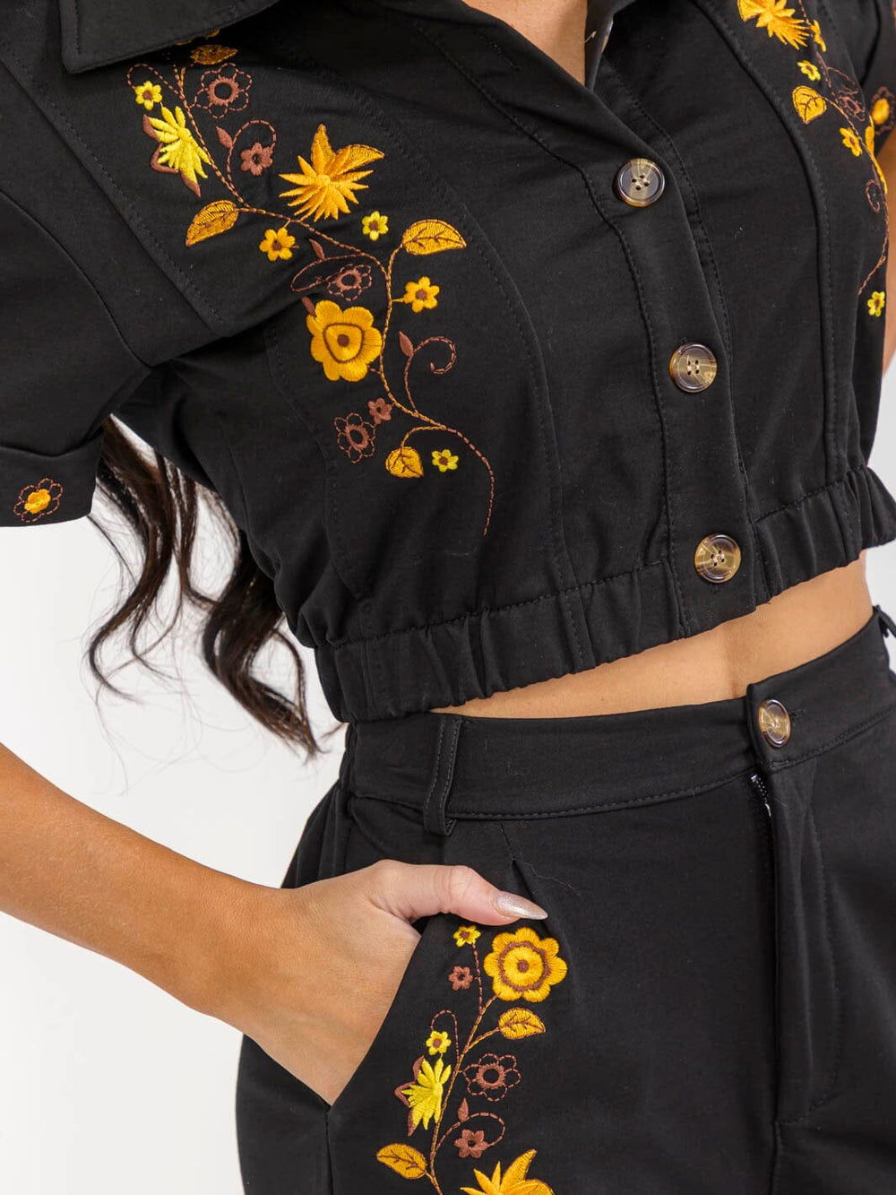 WOMEN'S SHORT SLEEVE TOP & ELASTIC WAIST SHORTS FLORAL EMBROIDERY 2PC. SET