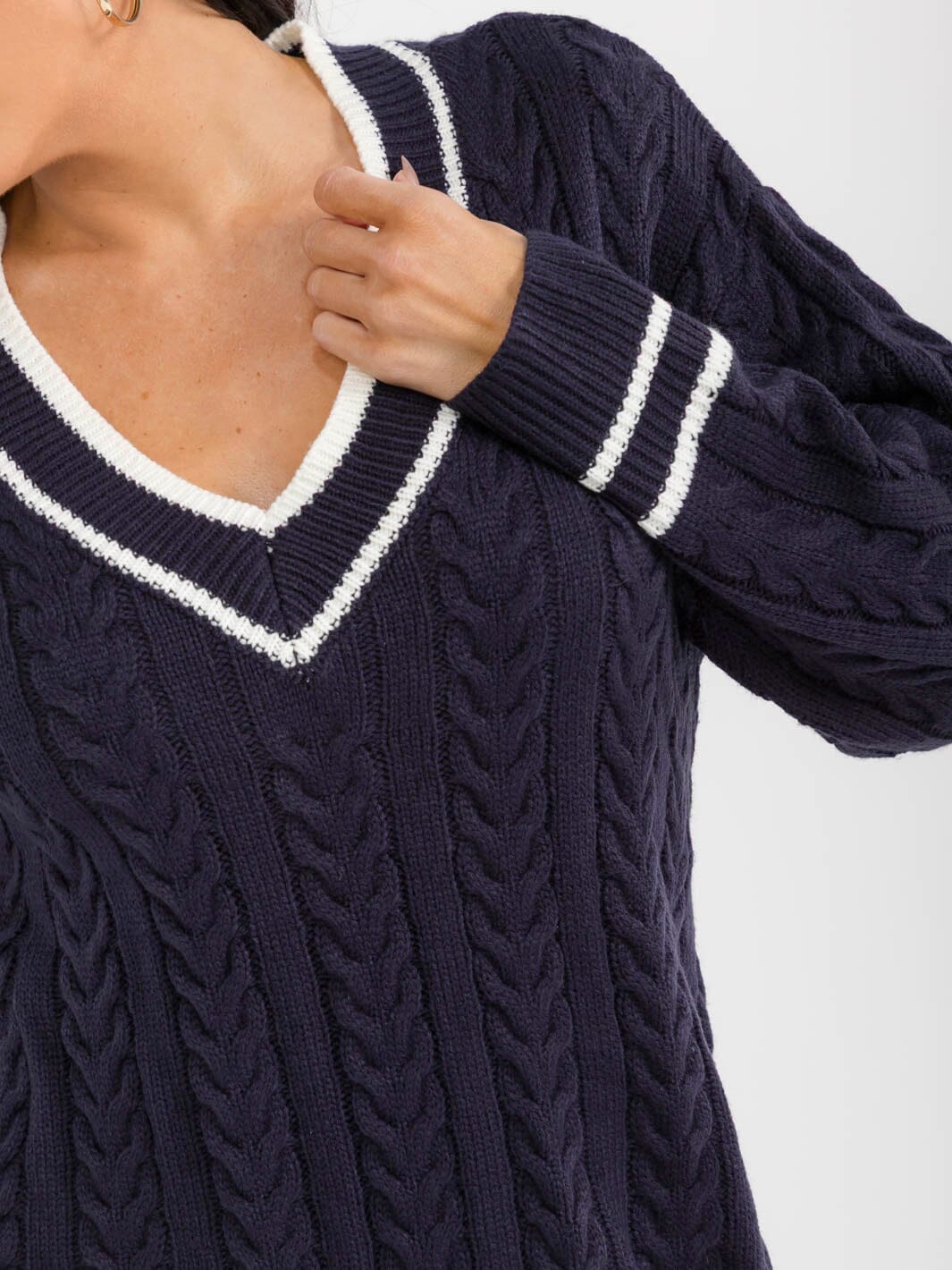 WOMEN'S LONG SLEEVE V-NECK KNITTED MINI SWEATER DRESS