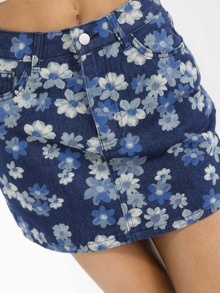 WOMEN'S BUTTON CLOSURE POCKETS FLORAL DENIM MINI SKORTS