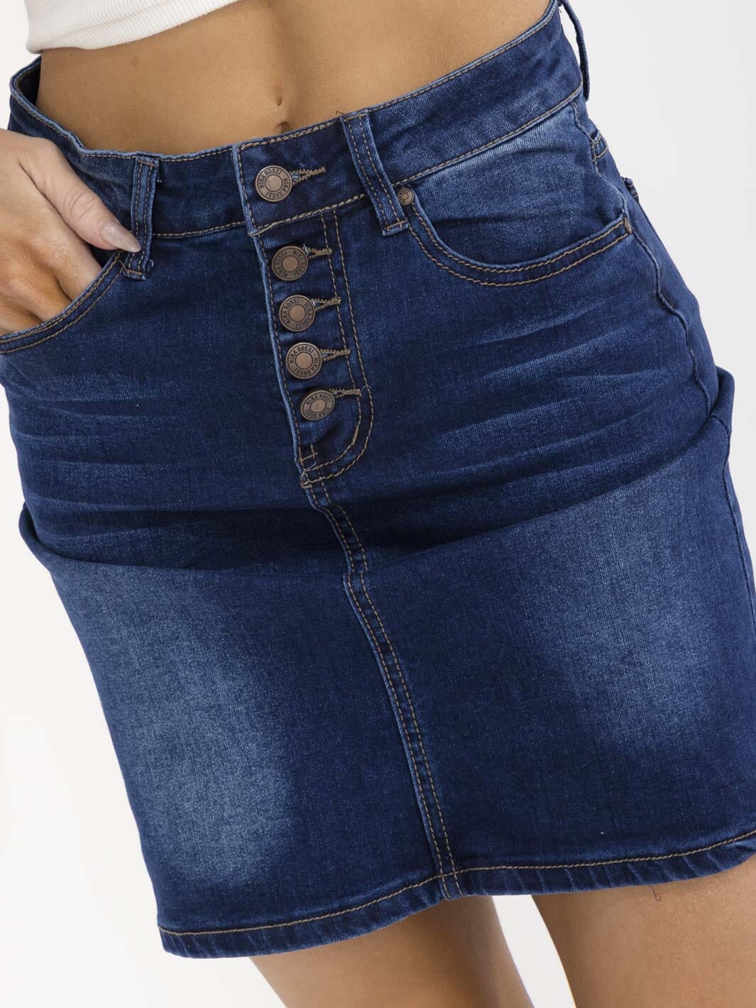 WOMEN'S BUTTON CLOSURE POCKETS WASHED STRETCH DENIM MINI SKIRT