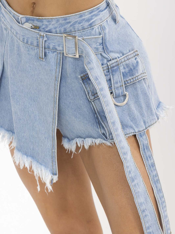 WOMEN'S BUTTON CLOSURE POCKETS RAW EDGE DENIM MINI SKORT