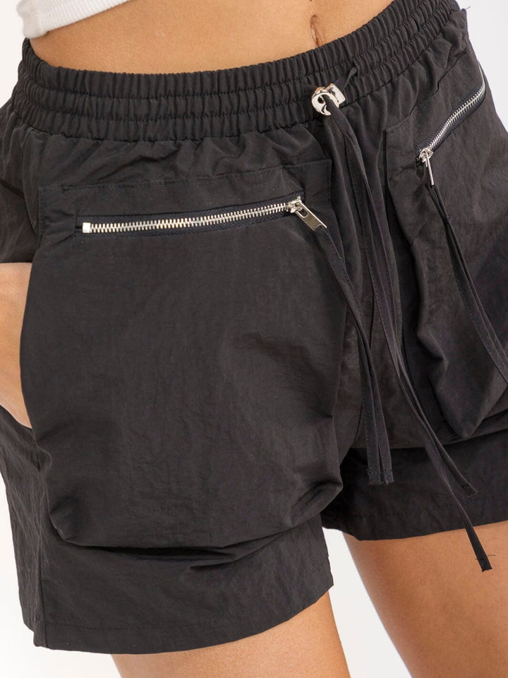 WOMEN'S ELASTIC WAIST POCKETS MINI SHORTS