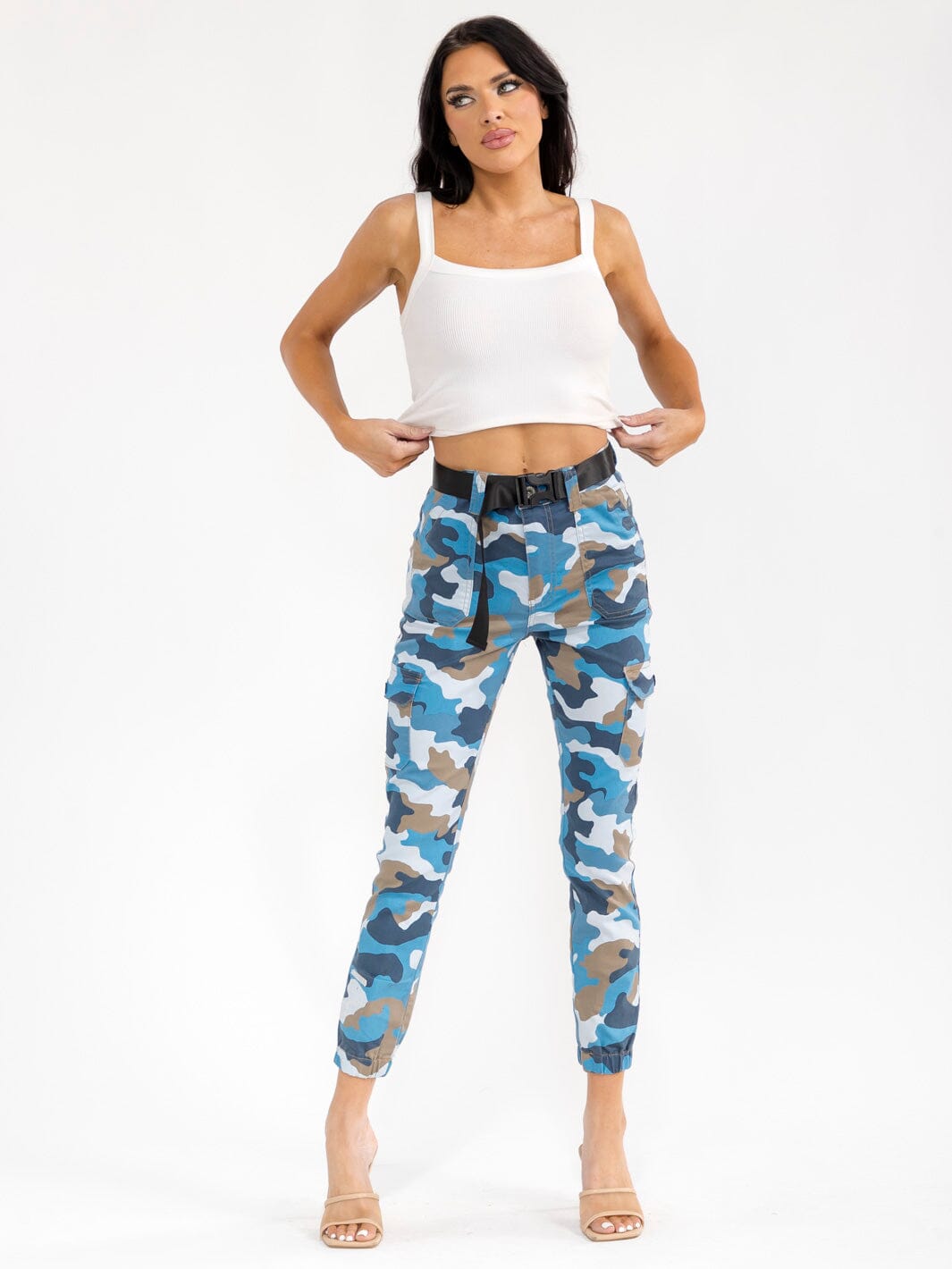 WOMEN'S BUTTON CLOSURE BELTED POCKETS CAMO PRINT JOGGER DENIM PANTS