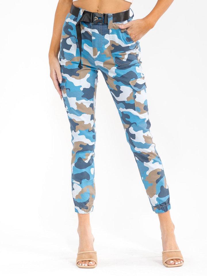 WOMEN'S BUTTON CLOSURE BELTED POCKETS CAMO PRINT JOGGER DENIM PANTS