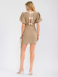 WOMEN'S SHORT PUFF SLEEVE OPEN BACK DETAILED BODYCON MINI DRESS