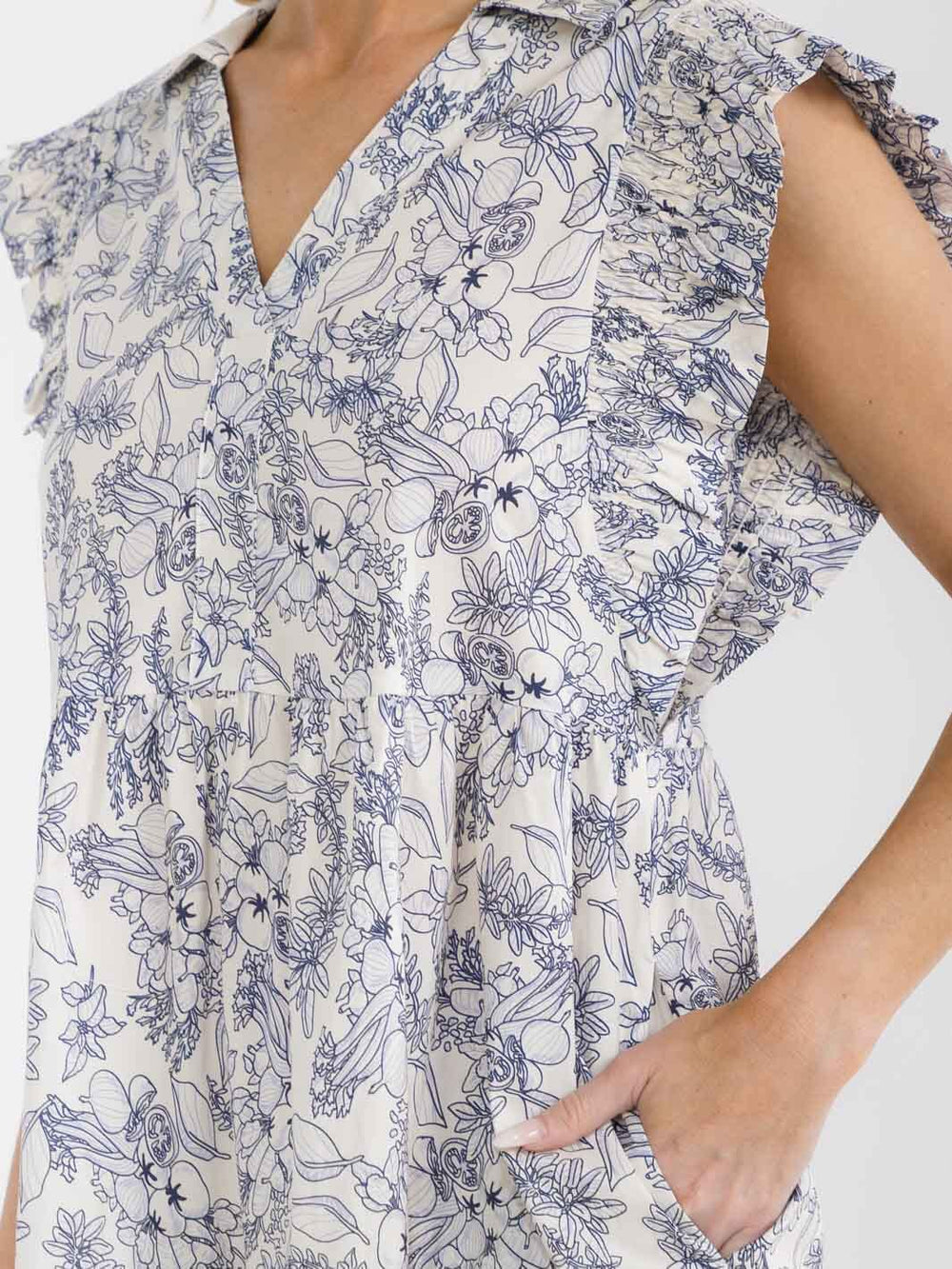 WOMEN'S RUFFLE SLEEVE V-NECK FRONT POCKETS TIERED MULTI PRINT MINI DRESS