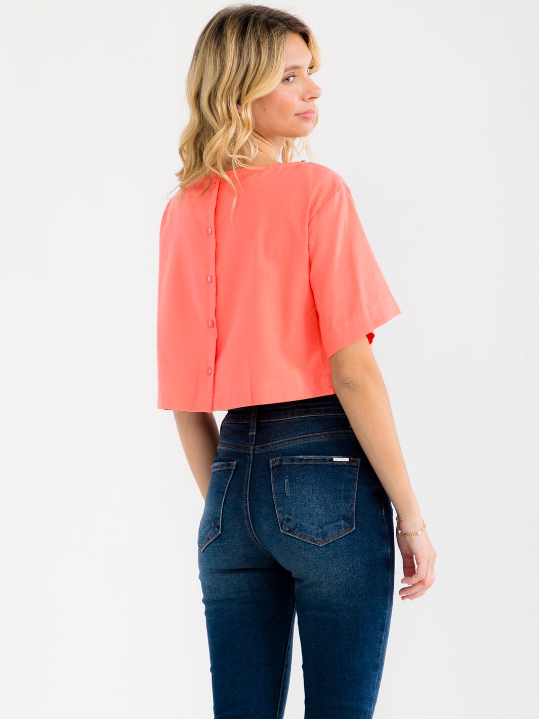 WOMEN'S SHORT SLEEVE STUDS NECK TRIM BACK BUTTON UP LINEN BLOUSE