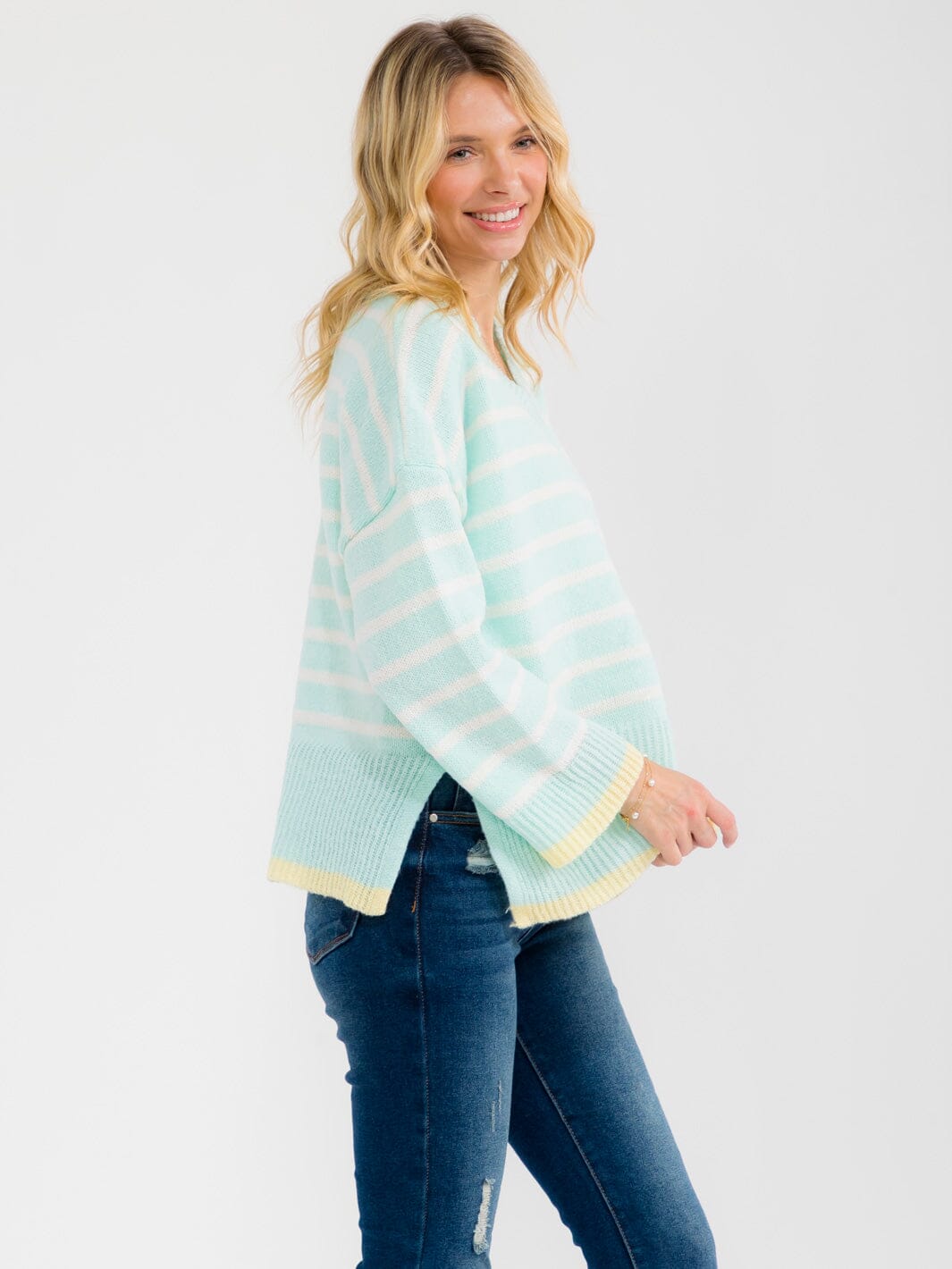 WOMEN'S LONG SLEEVE V-NECK COLORBLOCK STRIPES PULLOVER SWEATER