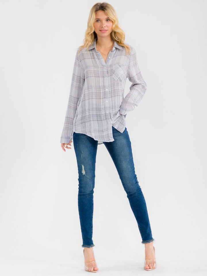 WOMEN'S LONG SLEEVE BUTTON UP FRONT POCKET PLAID SHIRT