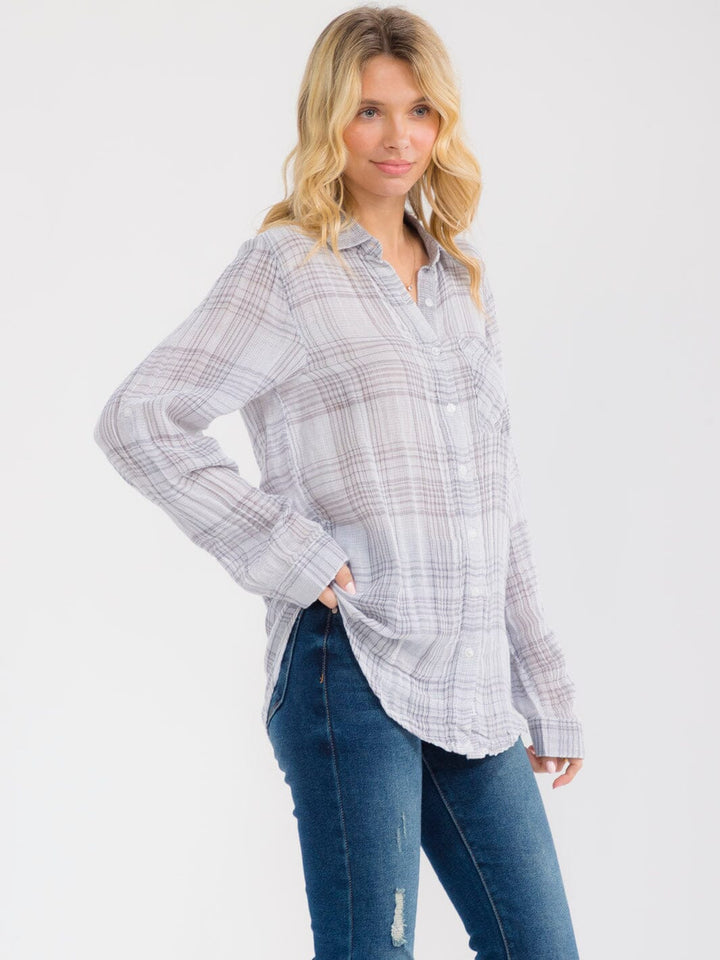 WOMEN'S LONG SLEEVE BUTTON UP FRONT POCKET PLAID SHIRT