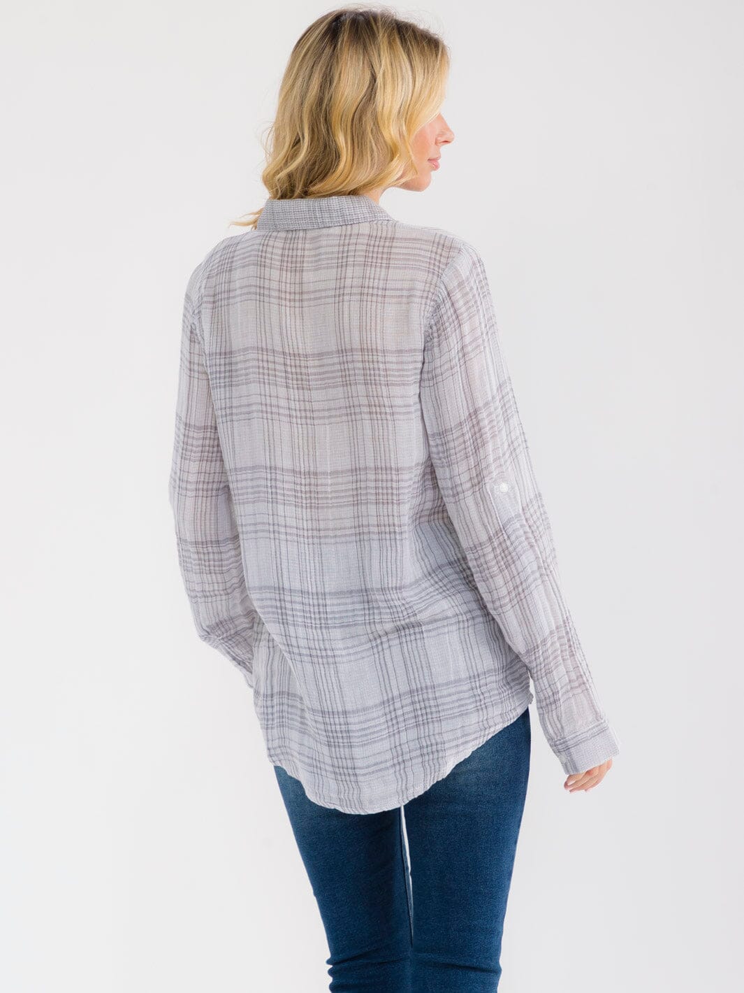 WOMEN'S LONG SLEEVE BUTTON UP FRONT POCKET PLAID SHIRT