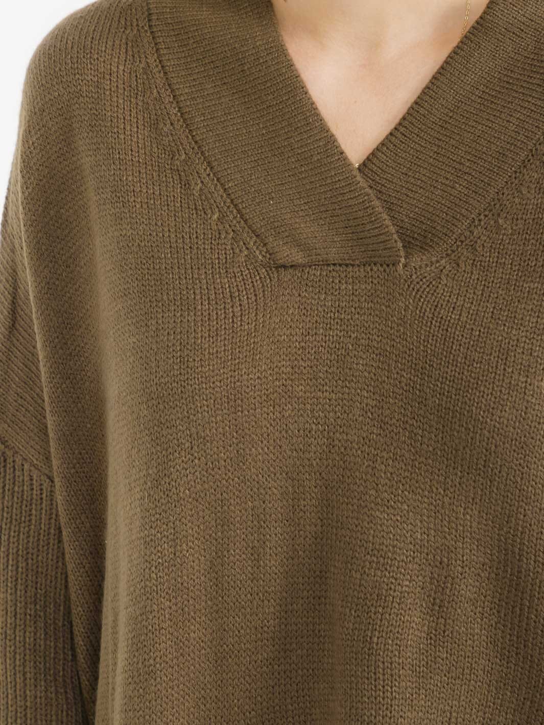 WOMEN'S LONG SLEEVE V-NECK PULLOVER KNIT SWEATER