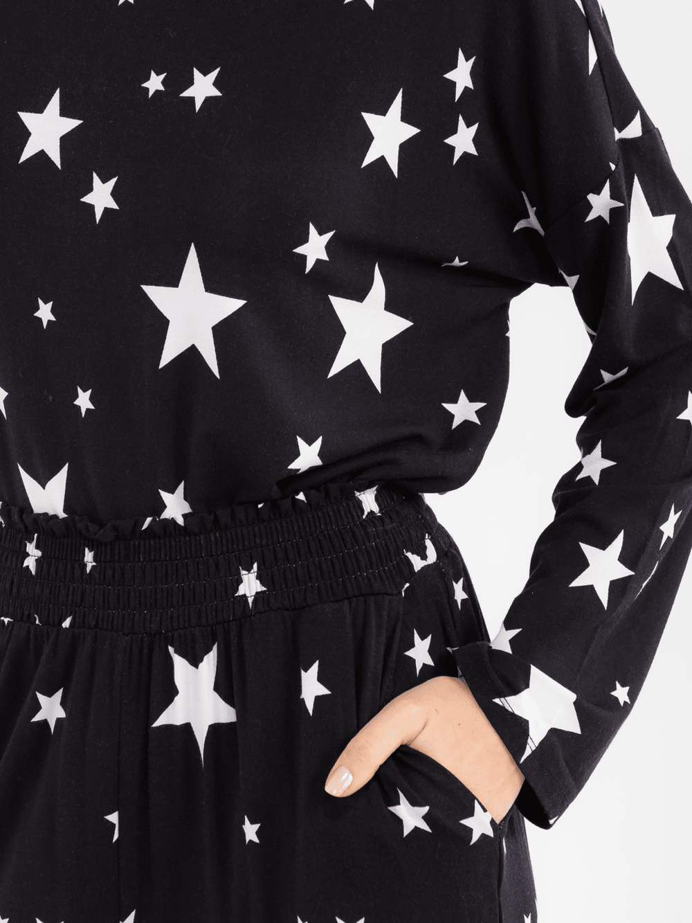 WOMEN'S LONG SLEEVE TOP & ELASTIC WAIST PANTS STARTS PRINT 2 PC. SET