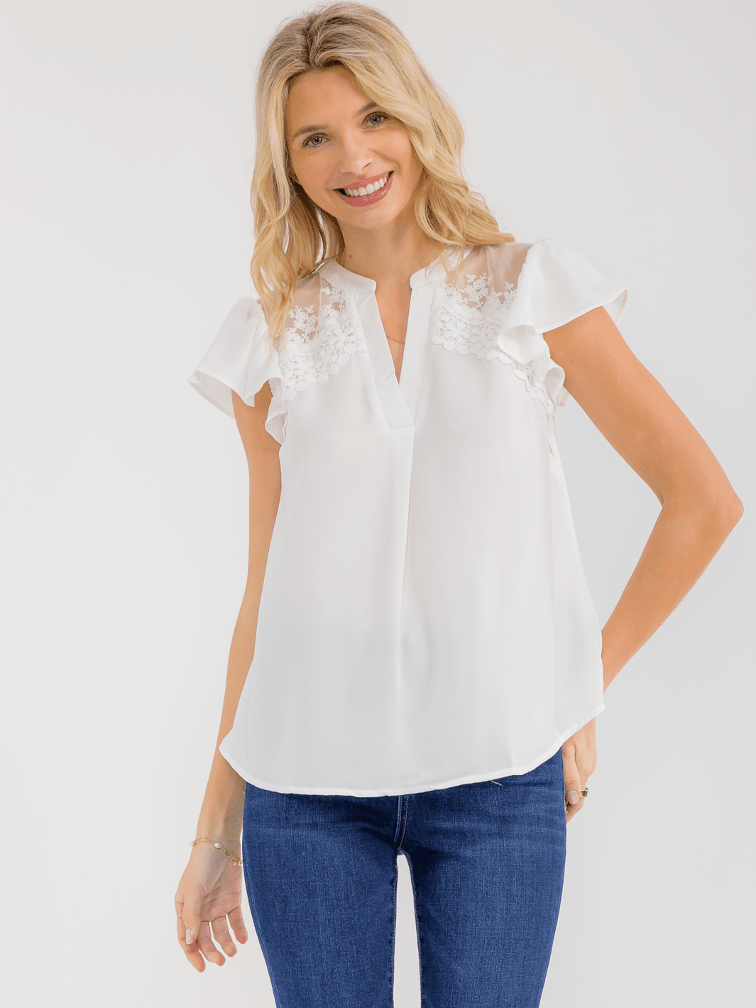 WOMEN'S SHORT RUFFLE SLEEVE V-NECK CROCHET DETAILED BLOUSE