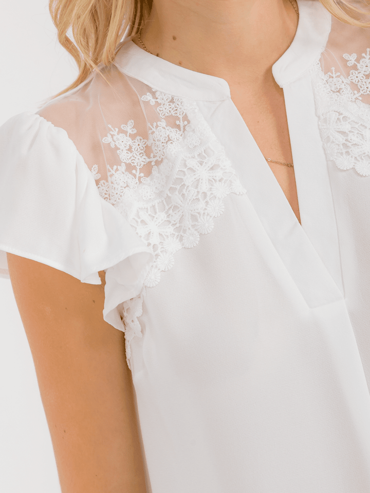 WOMEN'S SHORT RUFFLE SLEEVE V-NECK CROCHET DETAILED BLOUSE