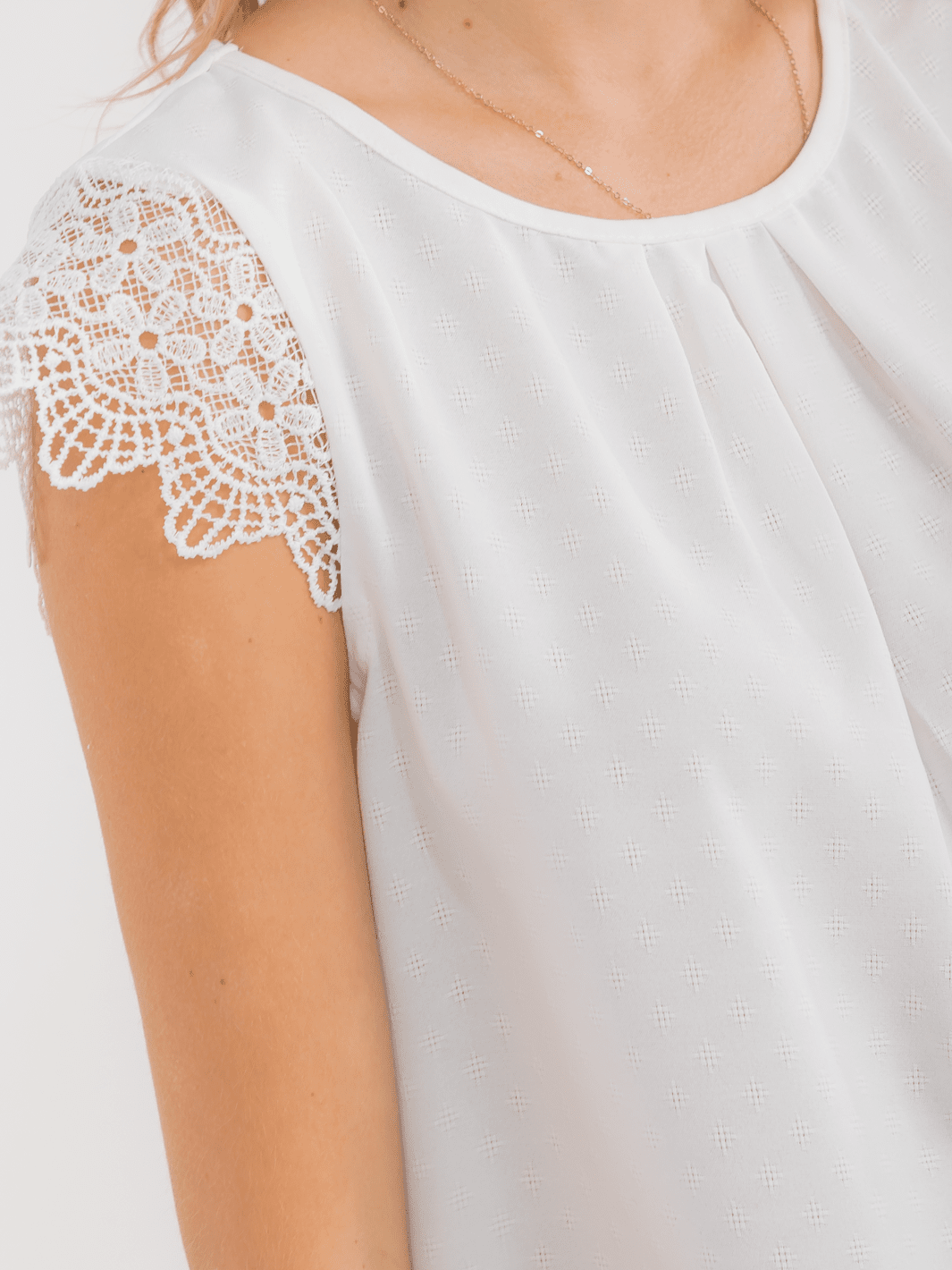 WOMEN'S SHORT CROCHET RUFFLE SLEEVE DETAILED BLOUSE