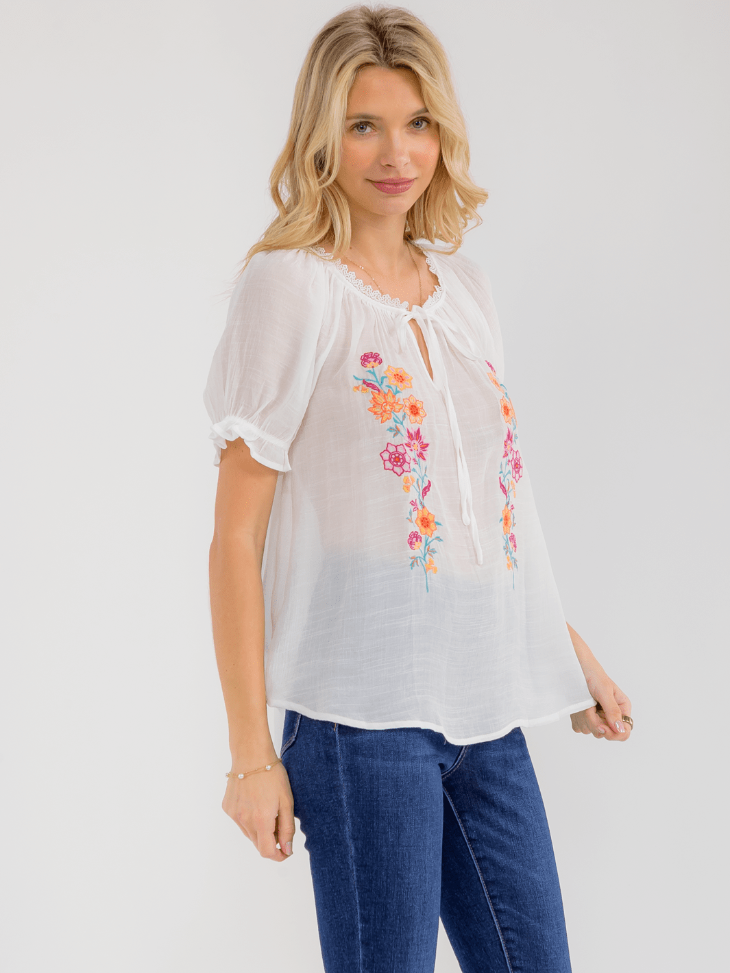 WOMEN'S SHORT SLEEVE V-NECK FRONT TIE EMBROIDERY FLORAL BLOUSE