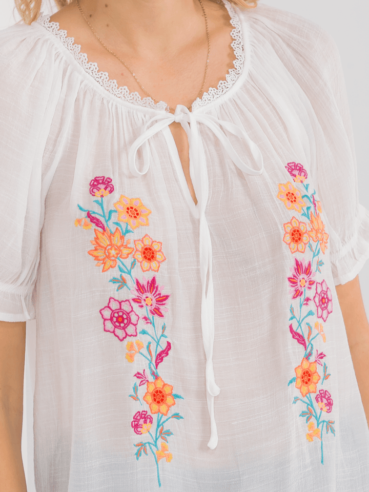 WOMEN'S SHORT SLEEVE V-NECK FRONT TIE EMBROIDERY FLORAL BLOUSE