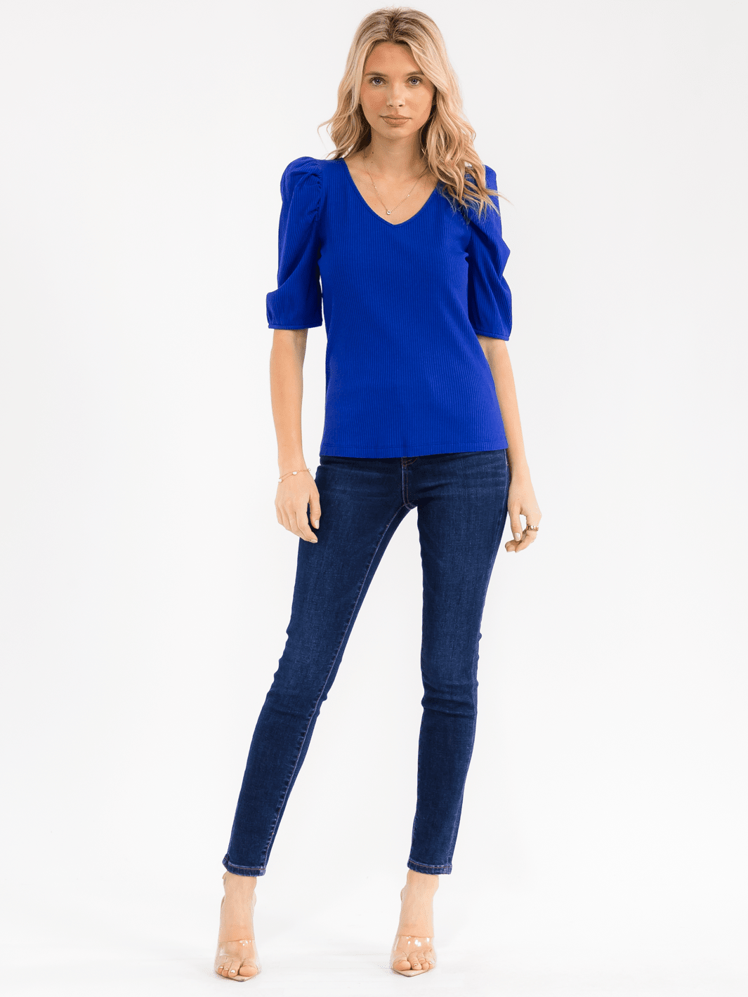 WOMEN'S SHORT PUFF SLEEVE V-NECK RIBBED BLOUSE