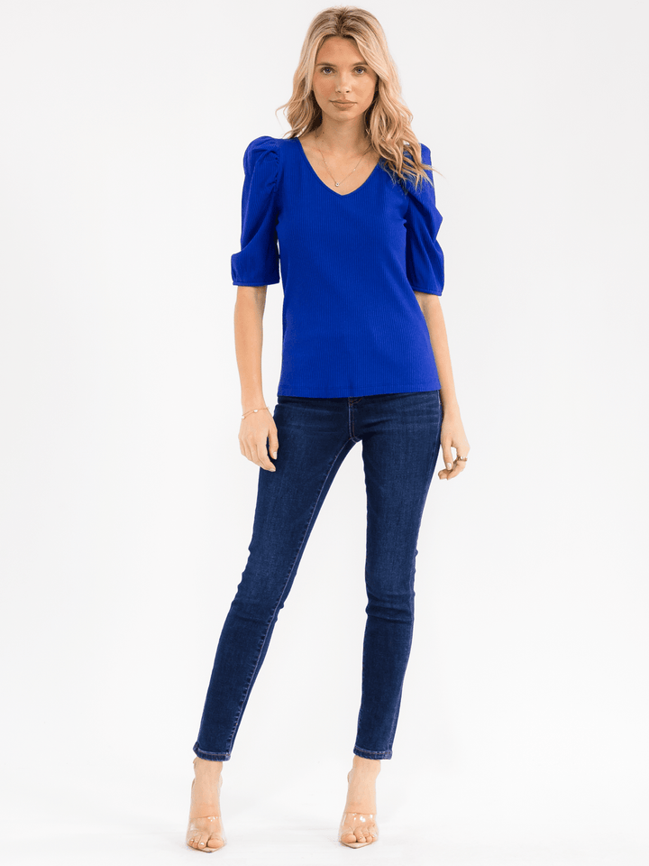 WOMEN'S SHORT PUFF SLEEVE V-NECK RIBBED BLOUSE