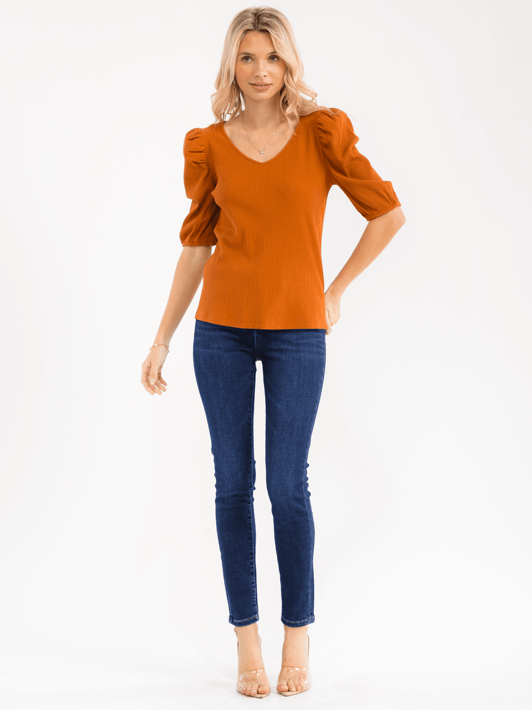 WOMEN'S SHORT PUFF SLEEVE V-NECK RIBBED BLOUSE