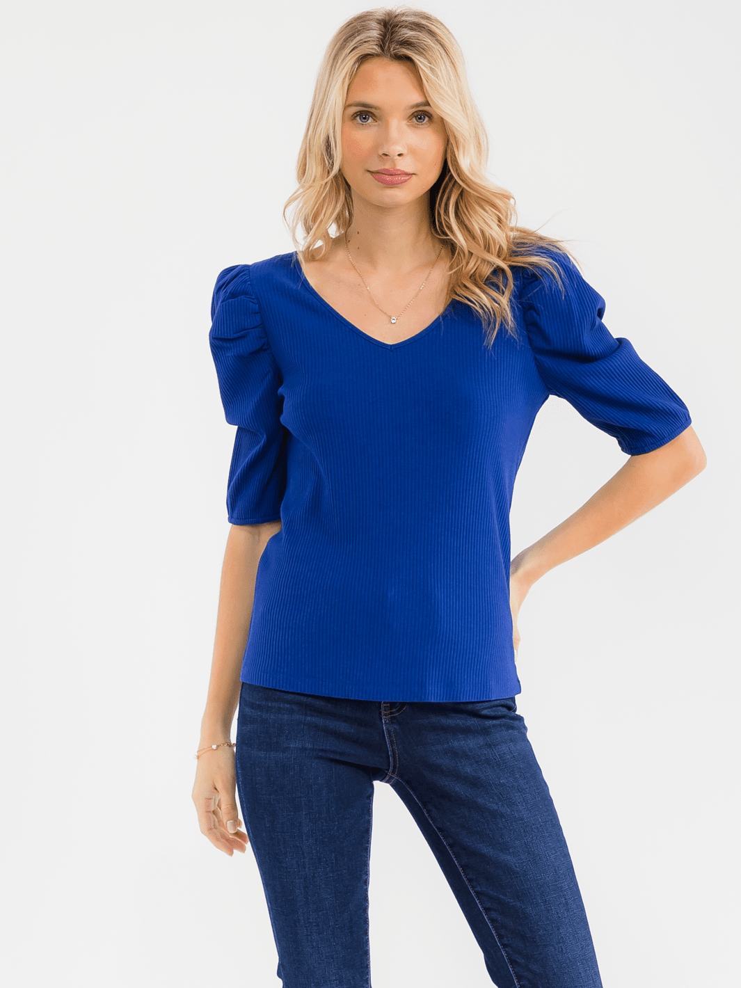 WOMEN'S SHORT PUFF SLEEVE V-NECK RIBBED BLOUSE