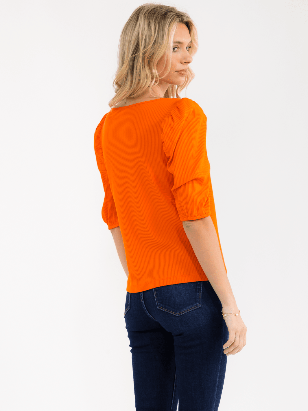 WOMEN'S SHORT PUFF SLEEVE V-NECK RIBBED BLOUSE