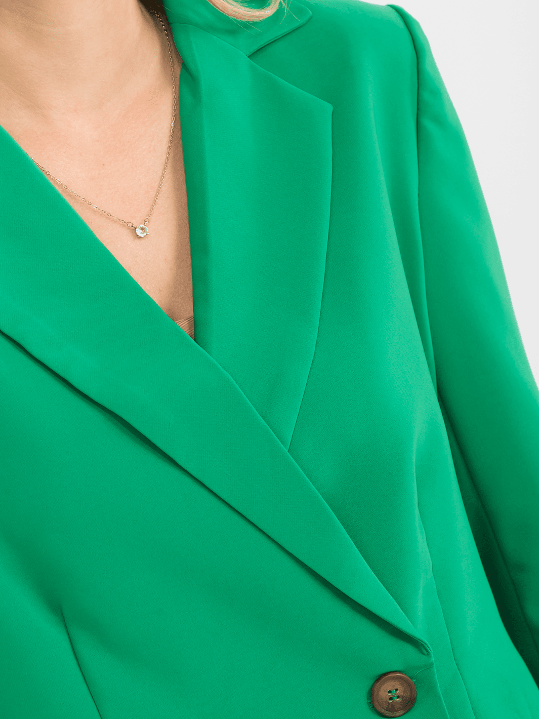 WOMEN'S LONG SLEEVE BUTTON CLOSURE BLAZER