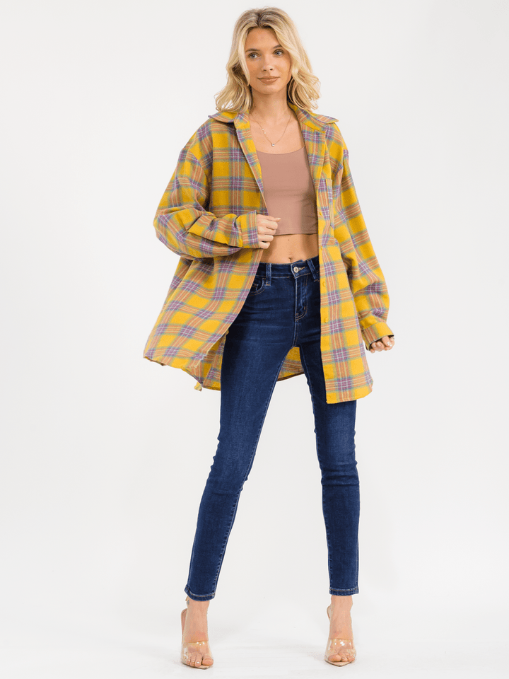 WOMEN'S LONG SLEEVE BUTTON UP FRONT POCKET PLAID OVERSIZED SHIRT