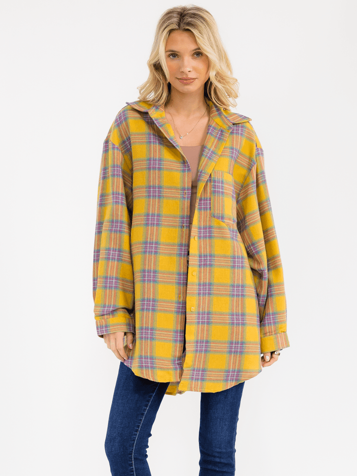 WOMEN'S LONG SLEEVE BUTTON UP FRONT POCKET PLAID OVERSIZED SHIRT
