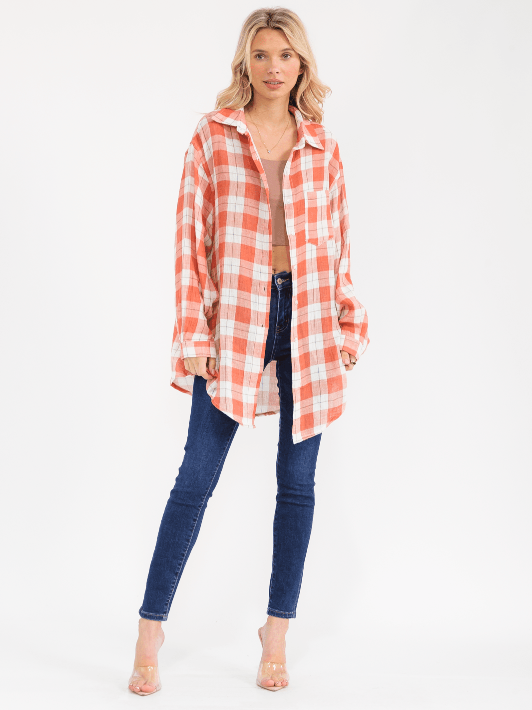 WOMEN'S LONG SLEEVE BUTTON UP FRONT POCKET PLAID OVERSIZED SHIRT