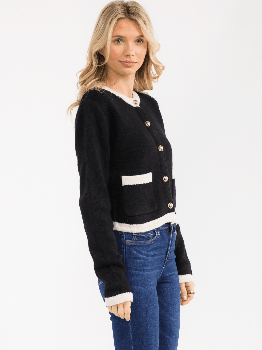 WOMEN'S LONG SLEEVE BUTTON CLOSURE FRONT POCKETS COLORBLOCK KNIT SWEATER
