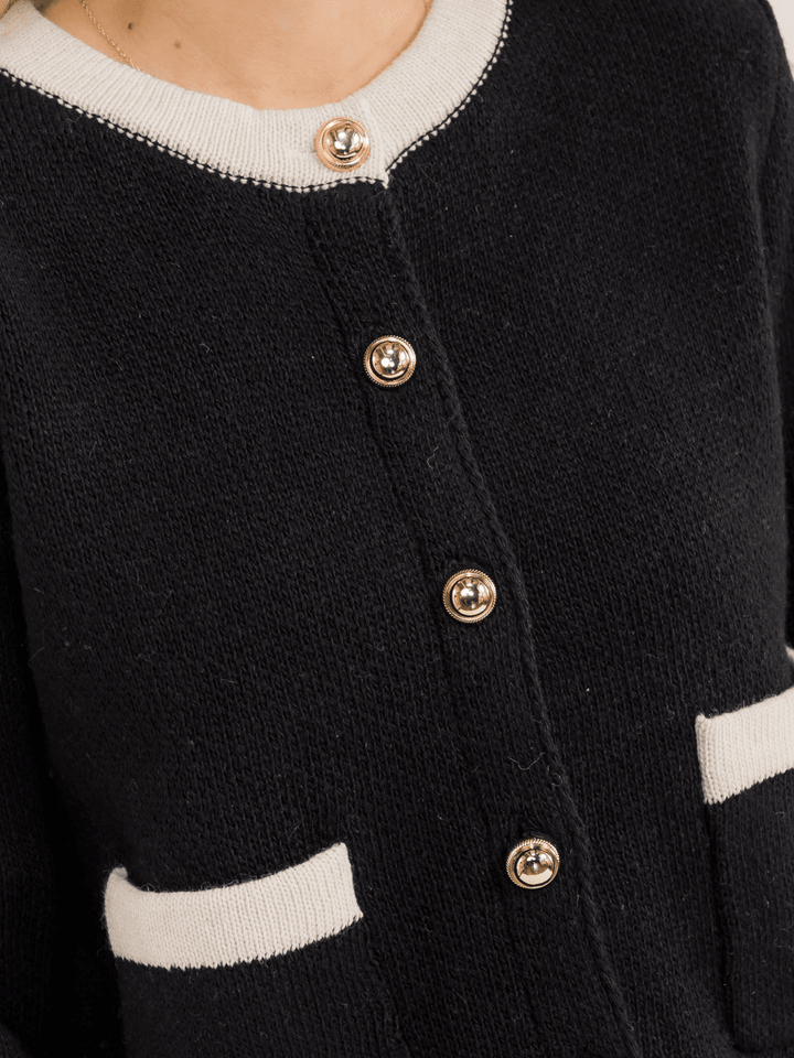 WOMEN'S LONG SLEEVE BUTTON CLOSURE FRONT POCKETS COLORBLOCK KNIT SWEATER