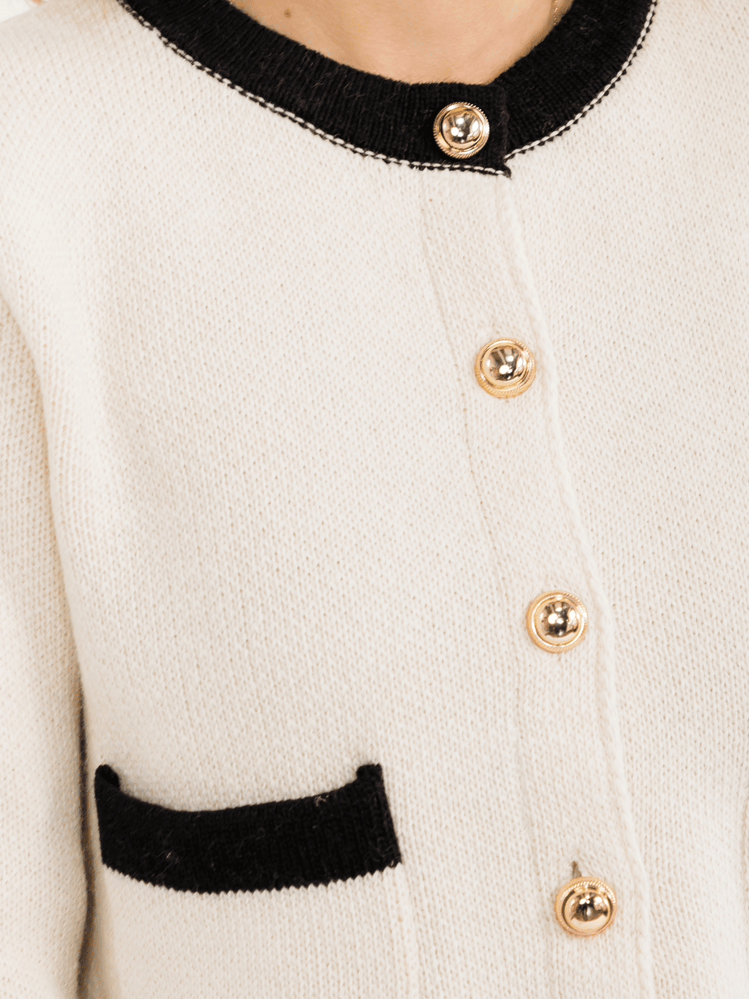 WOMEN'S LONG SLEEVE BUTTON CLOSURE FRONT POCKETS COLORBLOCK KNIT SWEATER